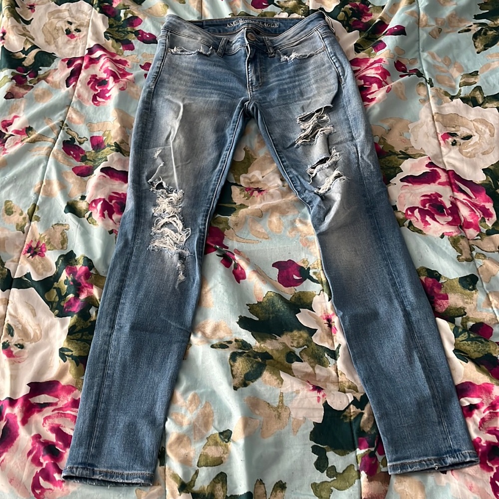 Size 2 American Eagle Ripped Jegging